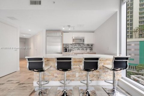 Condo in Miami, Florida, 1 bedroom  № 1855017 - photo 26