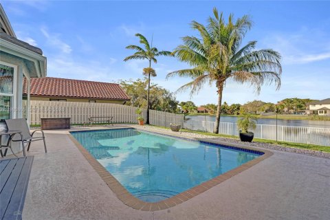 House in Davie, Florida 4 bedrooms, 225.01 sq.m. № 2043338 - photo 25