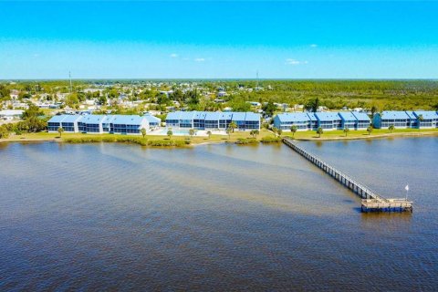 Condominio en venta en Port Charlotte, Florida, 2 dormitorios, 104.05 m2 № 2138963 - foto 4