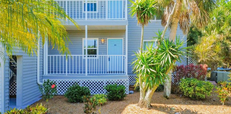 Condominio en Port Charlotte, Florida, 2 dormitorios  № 2138963