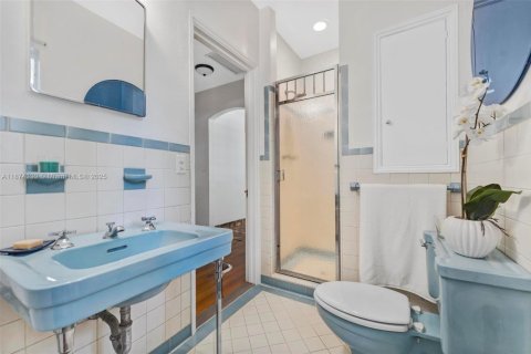 House in Miami, Florida 4 bedrooms, 179.49 sq.m. № 1921906 - photo 27