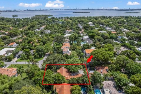House in Miami, Florida 4 bedrooms, 179.49 sq.m. № 1921906 - photo 3