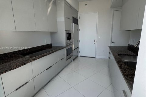 Condominio en alquiler en Sunny Isles Beach, Florida, 2 dormitorios, 133.31 m2 № 2033634 - foto 9