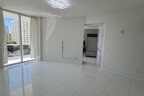 Condominio en alquiler en Sunny Isles Beach, Florida, 2 dormitorios, 133.31 m2 № 2033634 - foto 11