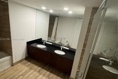 Condominio en alquiler en Sunny Isles Beach, Florida, 2 dormitorios, 133.31 m2 № 2033634 - foto 20