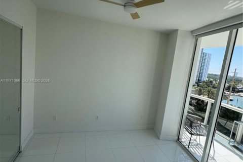 Condominio en alquiler en Sunny Isles Beach, Florida, 2 dormitorios, 133.31 m2 № 2033634 - foto 25