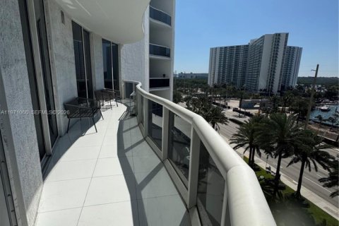 Condominio en alquiler en Sunny Isles Beach, Florida, 2 dormitorios, 133.31 m2 № 2033634 - foto 30