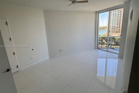 Condominio en alquiler en Sunny Isles Beach, Florida, 2 dormitorios, 133.31 m2 № 2033634 - foto 16