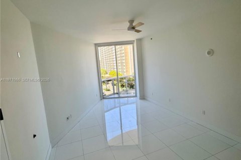 Condominio en alquiler en Sunny Isles Beach, Florida, 2 dormitorios, 133.31 m2 № 2033634 - foto 18