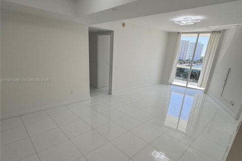 Condominio en alquiler en Sunny Isles Beach, Florida, 2 dormitorios, 133.31 m2 № 2033634 - foto 12
