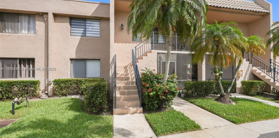Condo in Weston, Florida, 2 bedrooms № 1952195