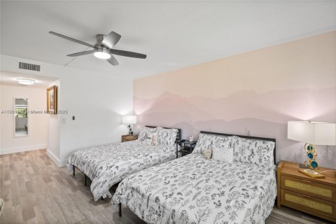 Condo in Weston, Florida, 2 bedrooms № 1952195 - photo 14