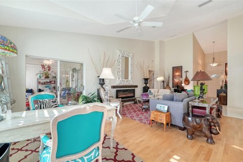 Condo in Sarasota, Florida, 3 bedrooms  № 1900656 - photo 4