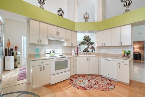 Condo in Sarasota, Florida, 3 bedrooms  № 1900656 - photo 10