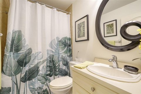 Condo in Sarasota, Florida, 3 bedrooms  № 1900656 - photo 21