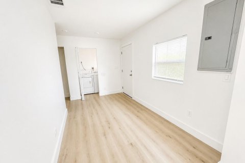 Villa ou maison à louer à St. Lucie, Floride: 4 chambres, 163.88 m2 № 2295649 - photo 13