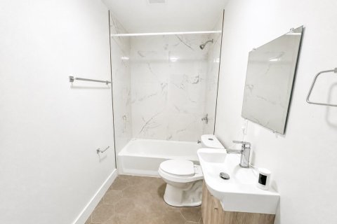 Villa ou maison à louer à St. Lucie, Floride: 4 chambres, 163.88 m2 № 2295649 - photo 10