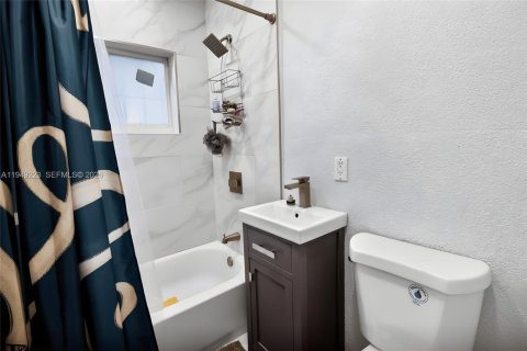 Villa ou maison à vendre à Miami, Floride: 3 chambres, 110 m2 № 2005103 - photo 4