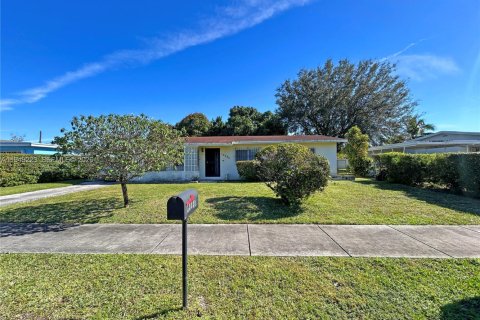 Villa ou maison à Miami, Floride 3 chambres, 110 m2 № 2005103