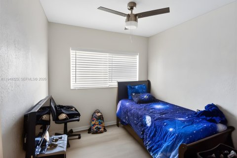 Villa ou maison à vendre à Miami, Floride: 3 chambres, 110 m2 № 2005103 - photo 5