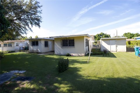 Villa ou maison à vendre à Miami, Floride: 3 chambres, 110 m2 № 2005103 - photo 2