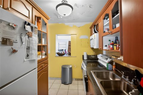 Villa ou maison à vendre à Miami, Floride: 3 chambres, 110 m2 № 2005103 - photo 6