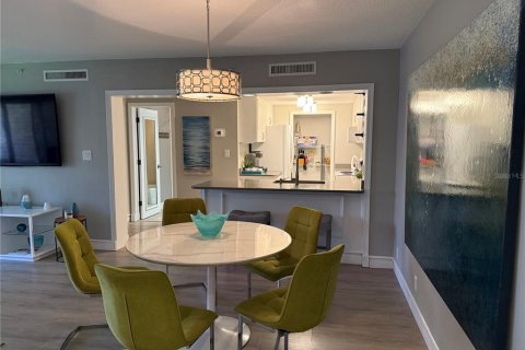 Condominio en venta en Palm Harbor, Florida, 1 dormitorio, 76.64 m2 № 2221668 - foto 9