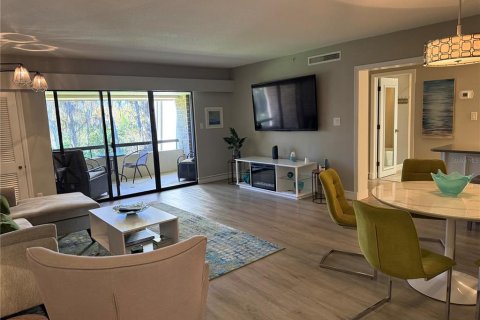 Condominio en venta en Palm Harbor, Florida, 1 dormitorio, 76.64 m2 № 2221668 - foto 11