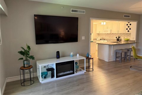 Condominio en venta en Palm Harbor, Florida, 1 dormitorio, 76.64 m2 № 2221668 - foto 4