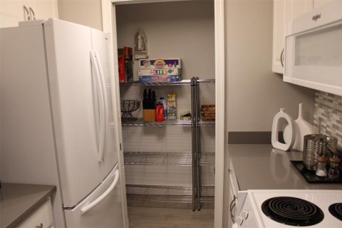 Condominio en venta en Palm Harbor, Florida, 1 dormitorio, 76.64 m2 № 2221668 - foto 13