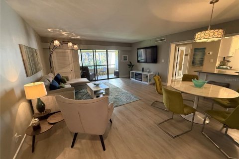 Condominio en venta en Palm Harbor, Florida, 1 dormitorio, 76.64 m2 № 2221668 - foto 7
