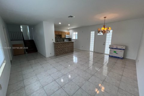 Villa ou maison à louer à Miami, Floride: 3 chambres, 181.44 m2 № 2085351 - photo 16
