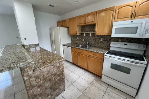 Villa ou maison à louer à Miami, Floride: 3 chambres, 181.44 m2 № 2085351 - photo 20