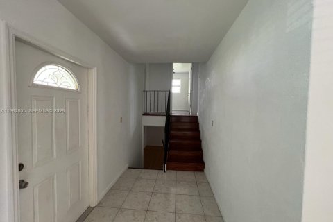 Villa ou maison à louer à Miami, Floride: 3 chambres, 181.44 m2 № 2085351 - photo 23