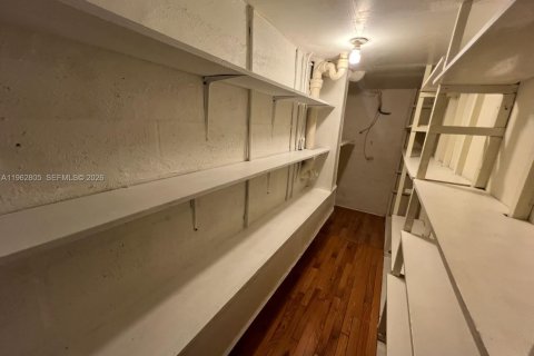 Villa ou maison à louer à Miami, Floride: 3 chambres, 181.44 m2 № 2085351 - photo 26
