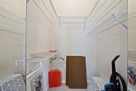 House in Tamarac, Florida 2 bedrooms, 144 sq.m. № 1924361 - photo 19