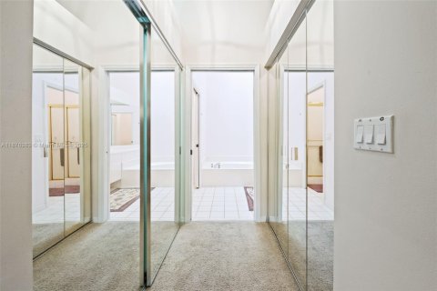 House in Tamarac, Florida 2 bedrooms, 144 sq.m. № 1924361 - photo 15