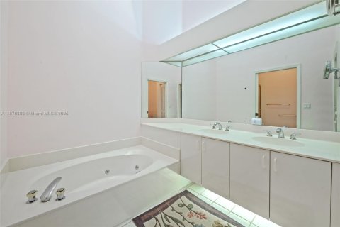 House in Tamarac, Florida 2 bedrooms, 144 sq.m. № 1924361 - photo 16