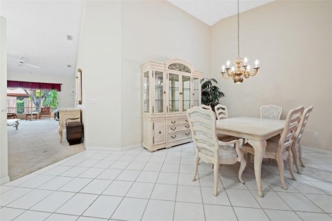 House in Tamarac, Florida 2 bedrooms, 144 sq.m. № 1924361 - photo 12