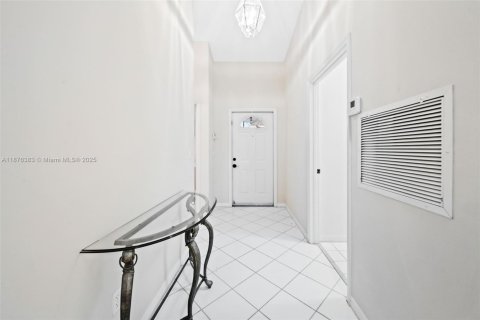 House in Tamarac, Florida 2 bedrooms, 144 sq.m. № 1924361 - photo 4