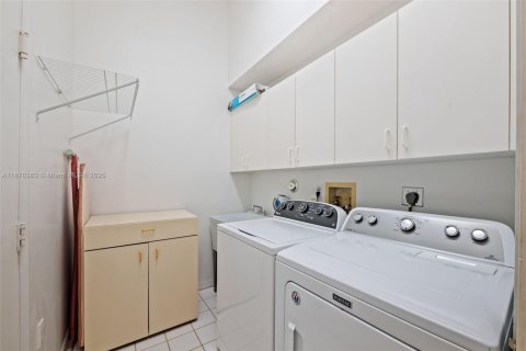 House in Tamarac, Florida 2 bedrooms, 144 sq.m. № 1924361 - photo 24