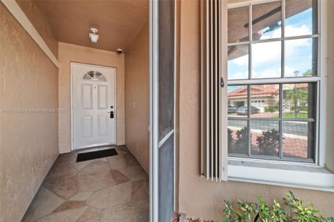 House in Tamarac, Florida 2 bedrooms, 144 sq.m. № 1924361 - photo 3