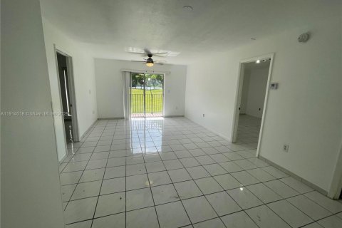 Купить кондоминиум в Майами, Флорида 2 спальни, 73.3м2, № 2037688 - фото 5