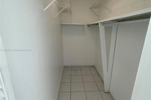 Купить кондоминиум в Майами, Флорида 2 спальни, 73.3м2, № 2037688 - фото 9