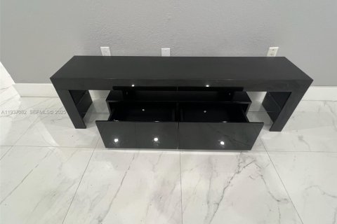 Condo in Hialeah, Florida, 3 bedrooms  № 1994852 - photo 5