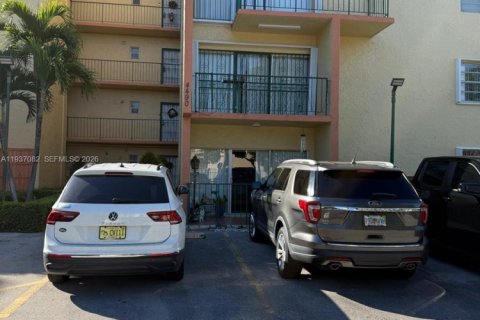 Condo in Hialeah, Florida, 3 bedrooms  № 1994852 - photo 28