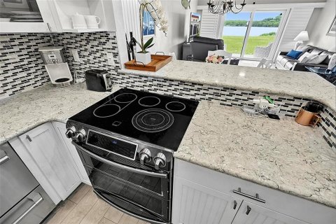 House in Flagler Beach, Florida 2 bedrooms, 110 sq.m. № 2210105 - photo 25