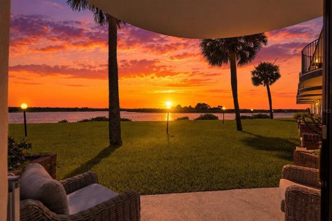 House in Flagler Beach, Florida 2 bedrooms, 110 sq.m. № 2210105 - photo 6