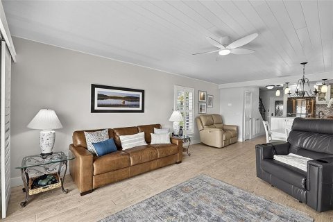 House in Flagler Beach, Florida 2 bedrooms, 110 sq.m. № 2210105 - photo 15