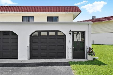 House in Flagler Beach, Florida 2 bedrooms, 110 sq.m. № 2210105